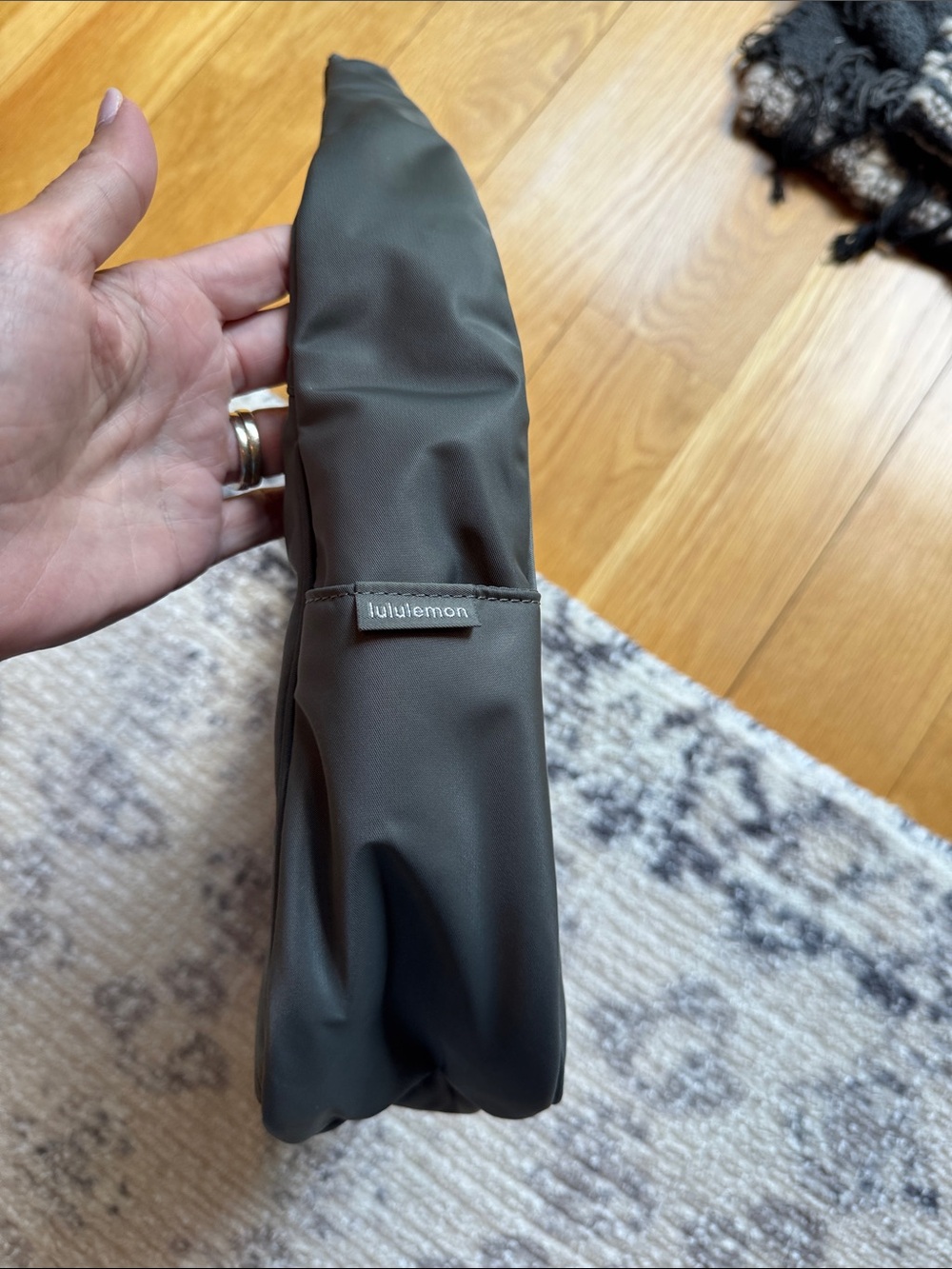NWT Lululemon City Essentials Shoulder Bag - Picture 3 of 6